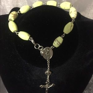 Dyed Howlite One Decade Bracelet